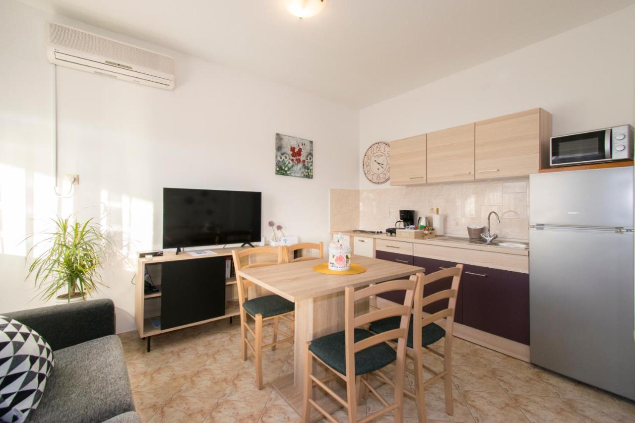 Apartman Fuma ロヴィニ エクステリア 写真