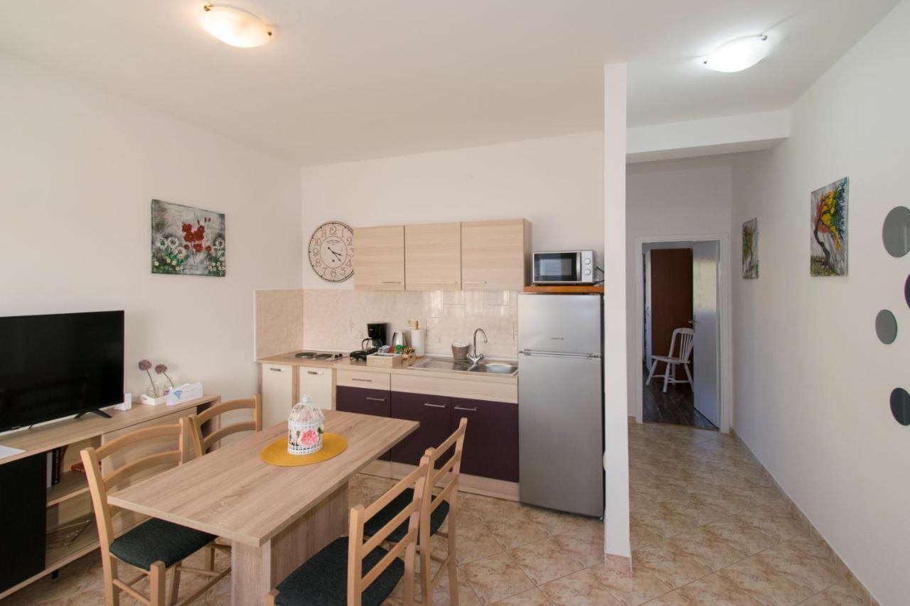 Apartman Fuma ロヴィニ エクステリア 写真