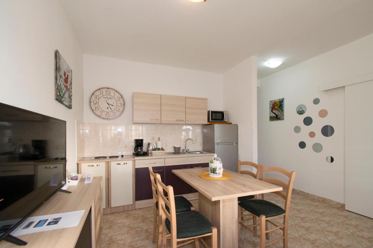 Apartman Fuma ロヴィニ エクステリア 写真