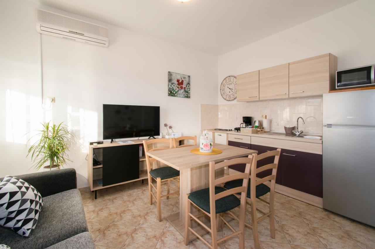 Apartman Fuma ロヴィニ エクステリア 写真